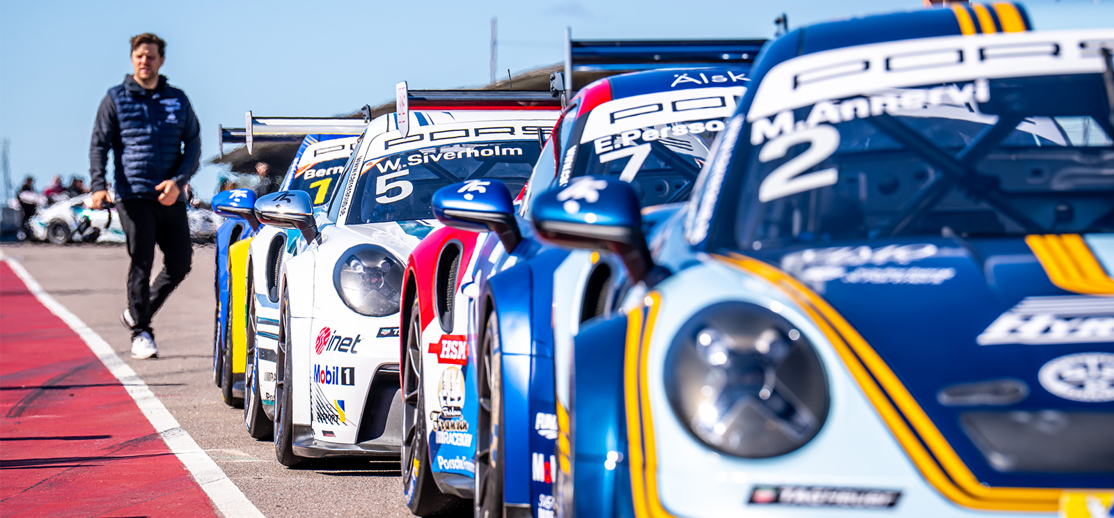 Porsche på rad